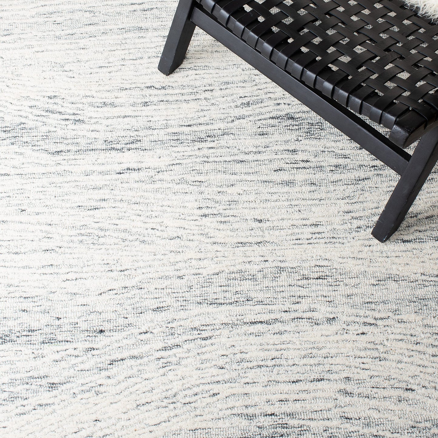 SAFAVIEH Metro Collection 8' x 10' Dark GreyIvory MET995H Handmade Premium Wool Living Room Dining Bedroom Area Rug
