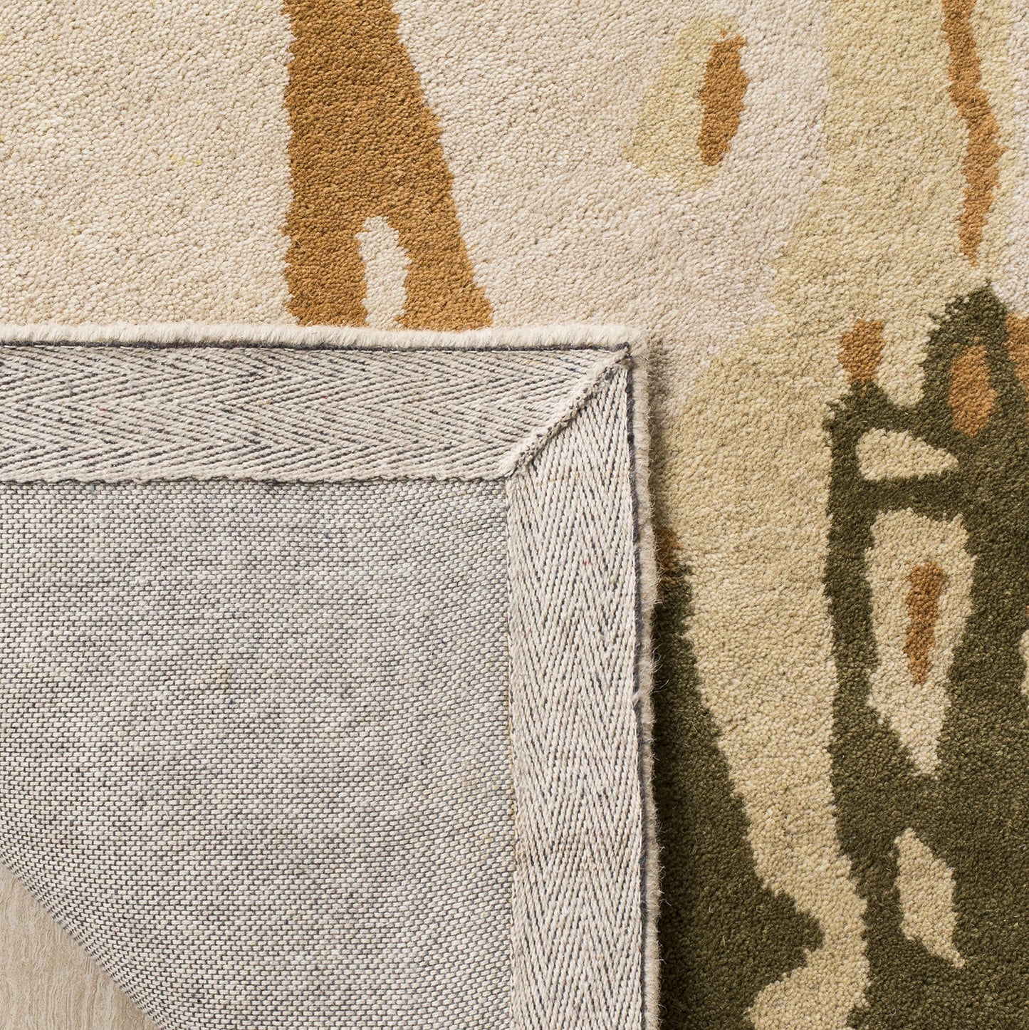 SAFAVIEH Area Rug 8x10 - Bella Collection - Large - Beige & Green, Handmade Wool, Modern Abstract Design, Ideal for Living Room, Bedroom, Office, Dining Space (BEL120A)