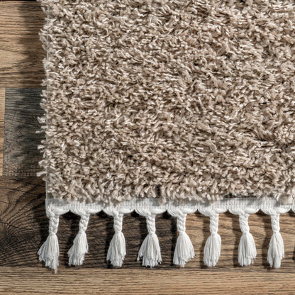 Nuloom Neva Beige/Ivory, 2'6" x 6', Modern, Shag, Tasseled, Soft and Cozy, High Traffic, Stain Resistant, Easy Clean, Durable Runner for Bedroom, Living Room, Dining Space, Den, Foyer, Entryway