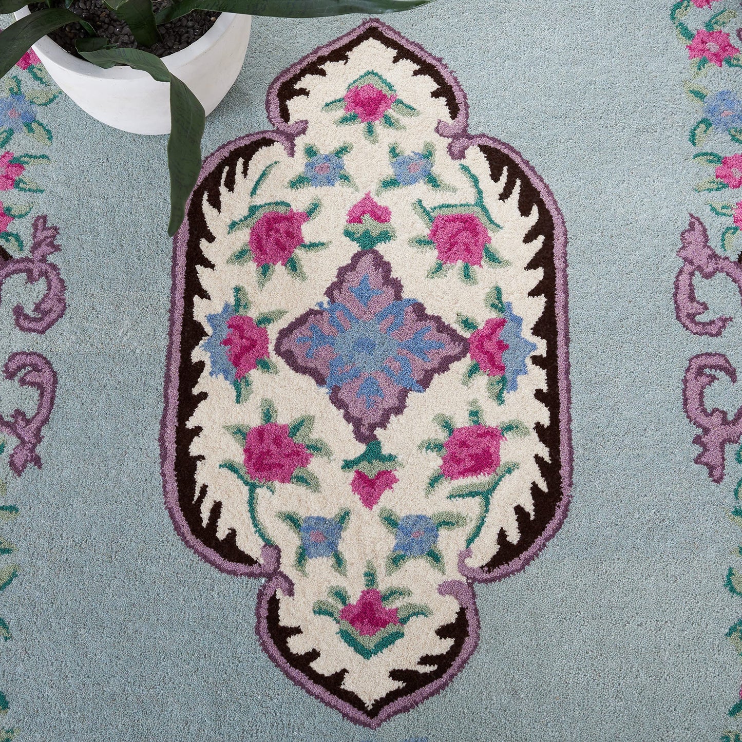 SAFAVIEH Bellagio Collection 8' x 10' Light Green/Ivory BLG535Y Handmade Medallion Premium Wool Living Room Dining Bedroom Area Rug