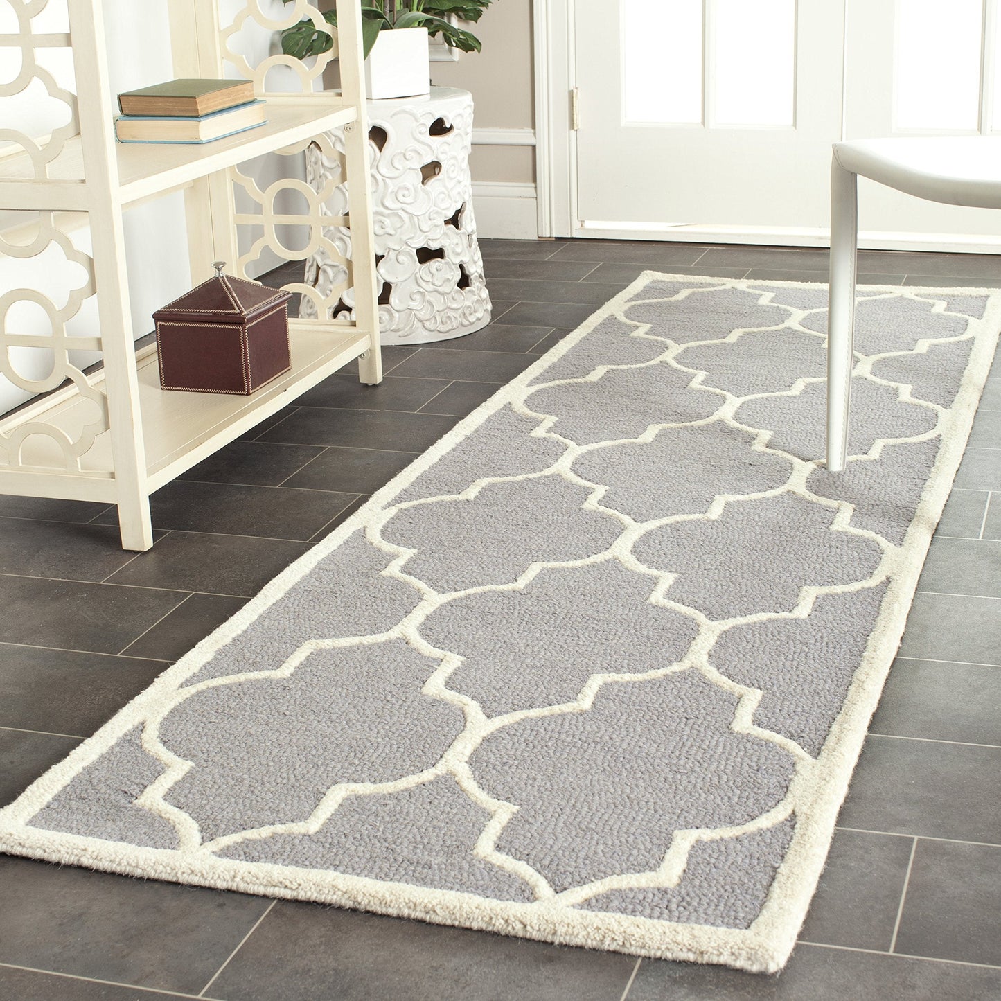 SAFAVIEH Cambridge Collection Area Rug - 10' x 14', Silver & Ivory, Handmade Moroccan Trellis Wool, Ideal for High Traffic Areas in Living Room, Bedroom (CAM134D)